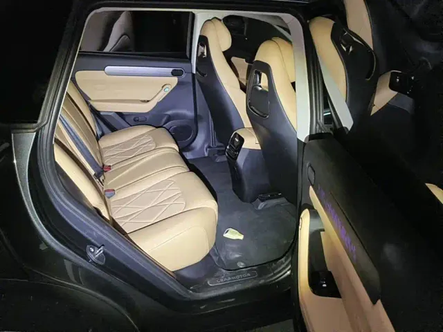 Leapmotor C11 — Фото автомобиля 11