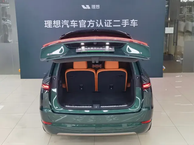 Li Auto L9 — Фото автомобиля 13