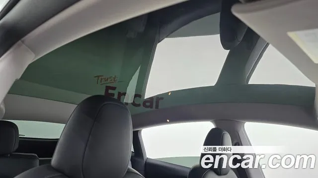 Tesla Model Y — Фото автомобиля 18