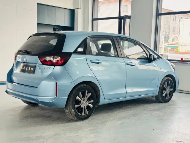 Honda Fit — Фото автомобиля 7