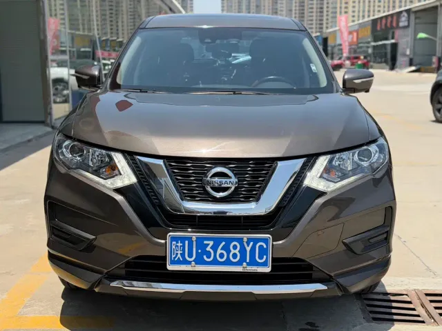 Nissan X-Trail — Фото автомобиля 2