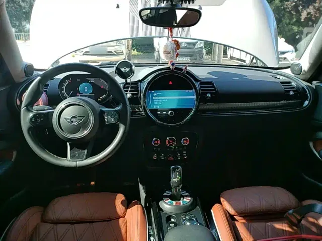 MINI Clubman — Фото автомобиля 9