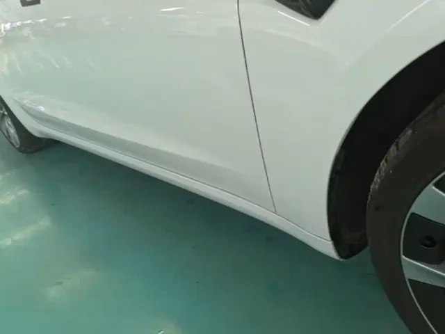 Tesla Model 3 — Фото автомобиля 20