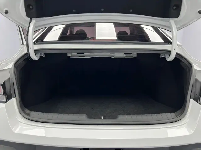 Hyundai Elantra — Фото автомобиля 18