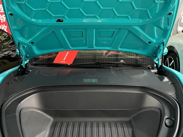 Xiaomi SU7 — Фото автомобиля 17