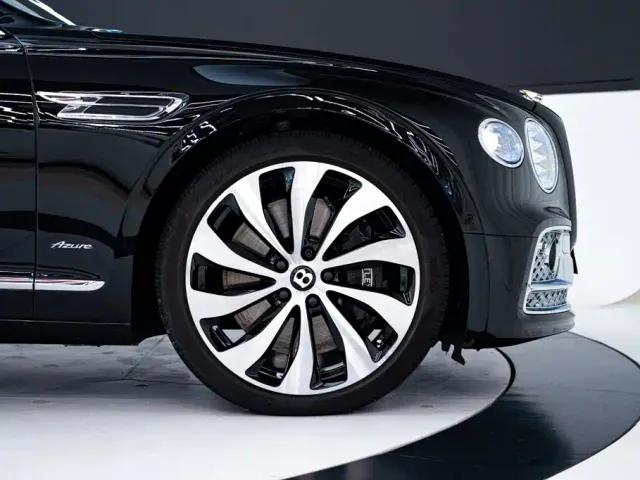 Bentley Flying Spur — Фото автомобиля 25