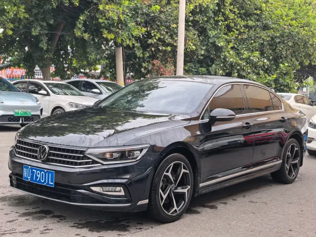 Фотография автомобиля — Volkswagen Magotan