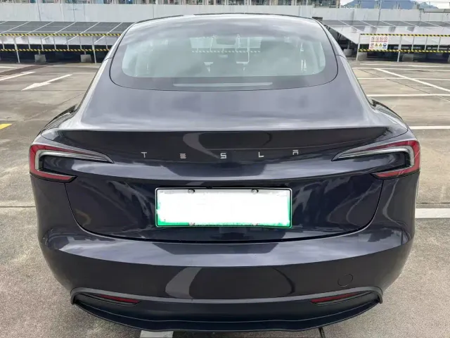 Tesla Model 3 — Фото автомобиля 7