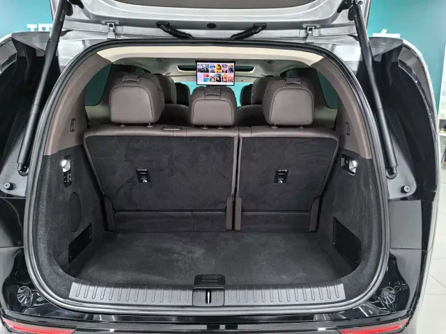 Li Auto MEGA — Фото автомобиля 10