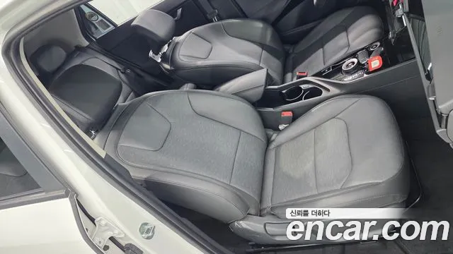Kia Niro — Фото автомобиля 18