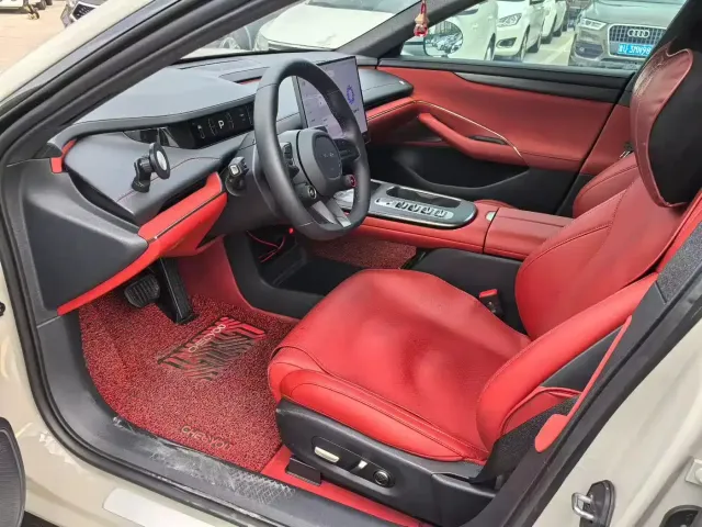 Xiaomi SU7 — Фото автомобиля 2