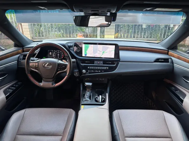 Lexus ES — Фото автомобиля 6