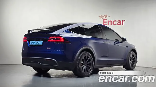 Tesla Model X — Фото автомобиля 2