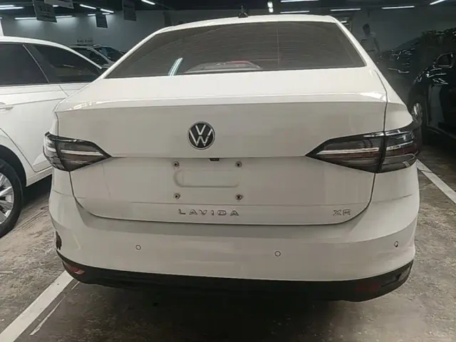 Volkswagen Lavida — Фото автомобиля 5