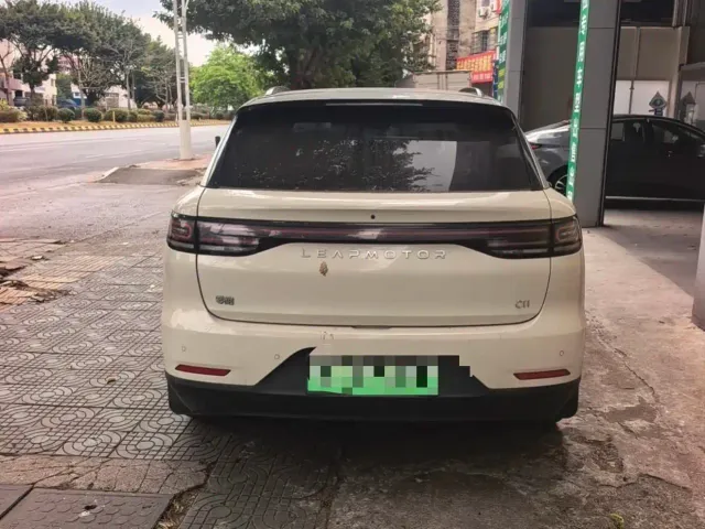 Leapmotor C11 — Фото автомобиля 5
