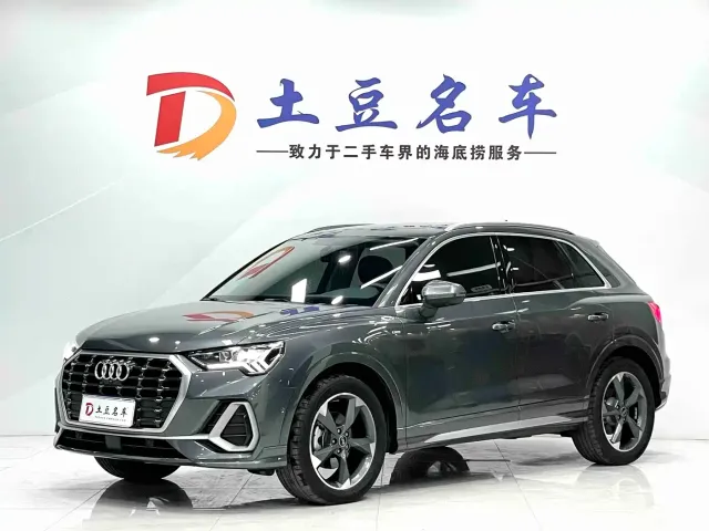 Фотография автомобиля — Audi Q3