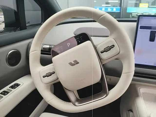 Li Auto i6 — Фото автомобиля 10