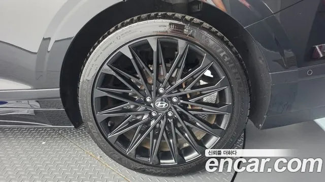 Hyundai Grandeur Grandeur (GN7) 2.5 Бензин 2WD — Фото автомобиля 16
