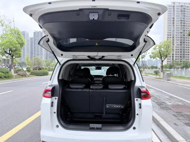 GAC Trumpchi M6 — Фото автомобиля 13