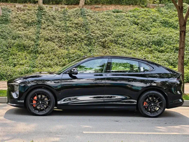 IM Motors LS6 — Фото автомобиля 9