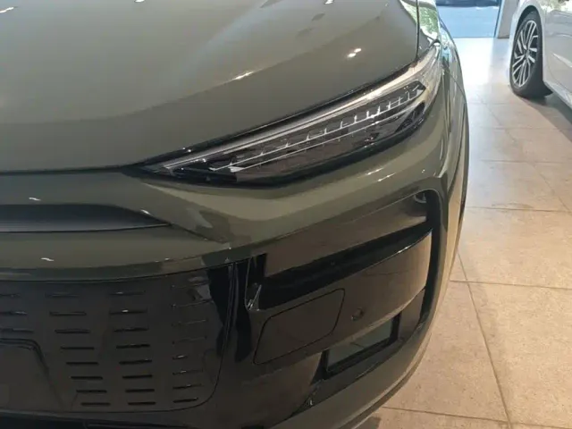 Audi Q6L e-tron — Фото автомобиля 23