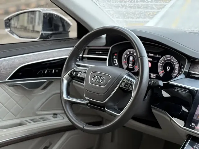 Audi A8 — Фото автомобиля 12