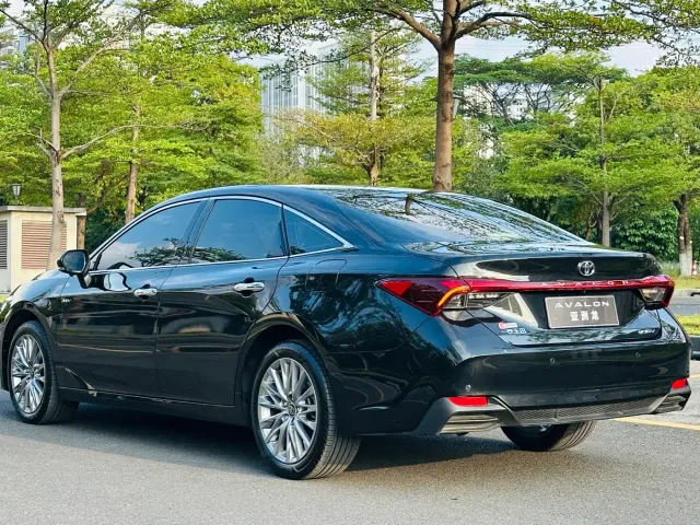 Toyota Avalon — Фото автомобиля 6