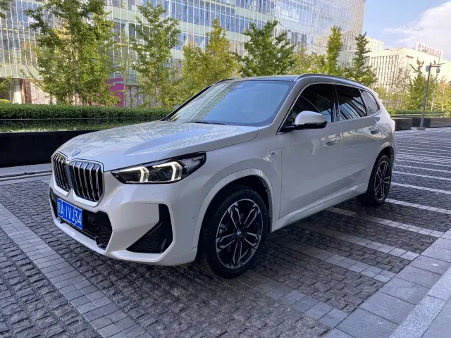 Фотография автомобиля — BMW X1