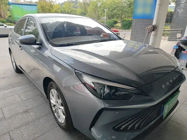 Roewe i5 — Фото автомобиля 3