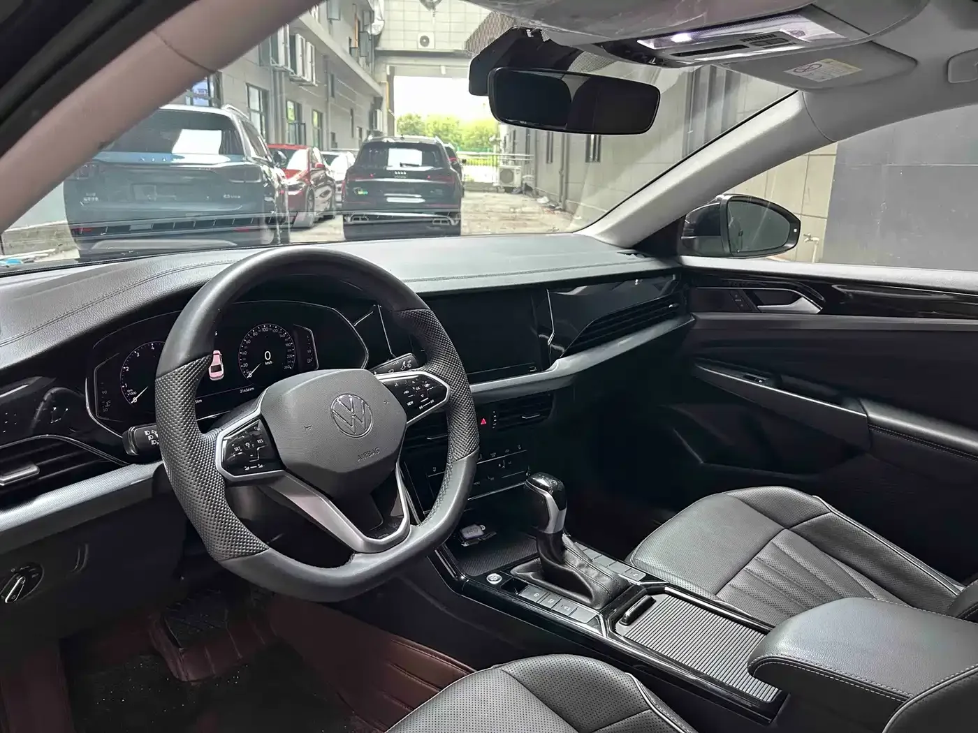 Volkswagen Passat 2024 380TSI Starlight Dragon Soaring Edition — Фото автомобиля 14