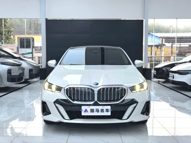 BMW 5 Series — Фото автомобиля 2