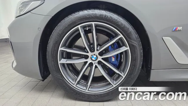 BMW 5-Series — Фото автомобиля 4