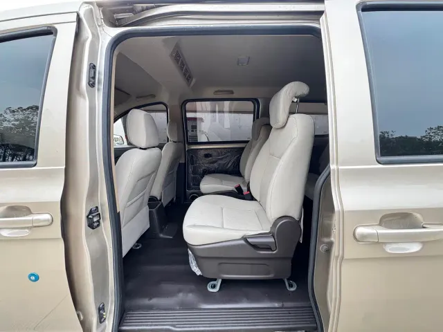 Wuling Hongguang V — Фото автомобиля 13