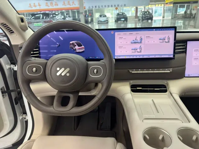 IM Motors LS6 — Фото автомобиля 6