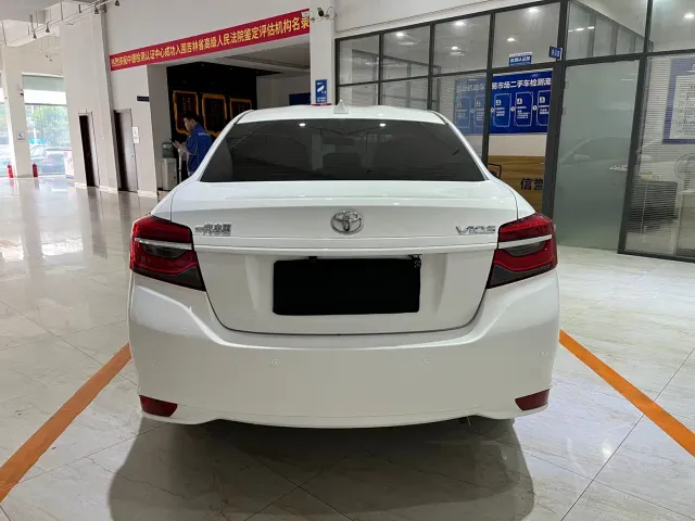Toyota Vios — Фото автомобиля 5