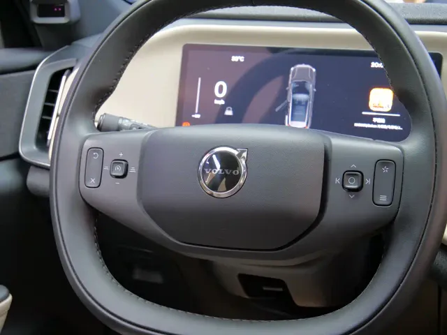 Volvo XC70 Plug-in Hybrid — Фото автомобиля 9