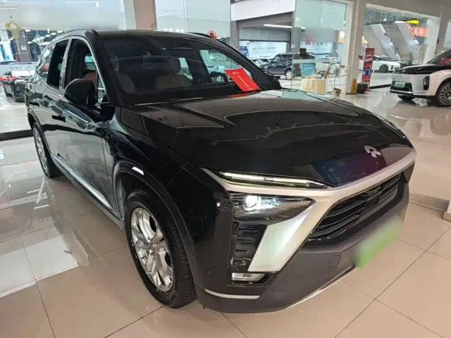 Nio ES8 — Фото автомобиля 3