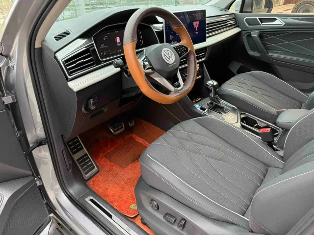 Volkswagen Tiguan L — Фото автомобиля 22