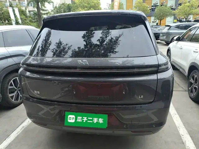 Li Auto L8 — Фото автомобиля 3