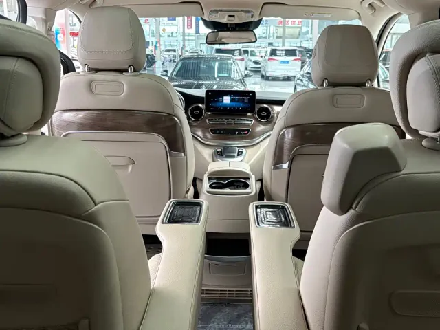 Mercedes-Benz V-Class — Фото автомобиля 10
