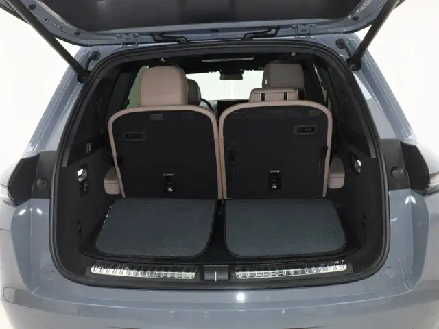 Li Auto L8 — Фото автомобиля 15