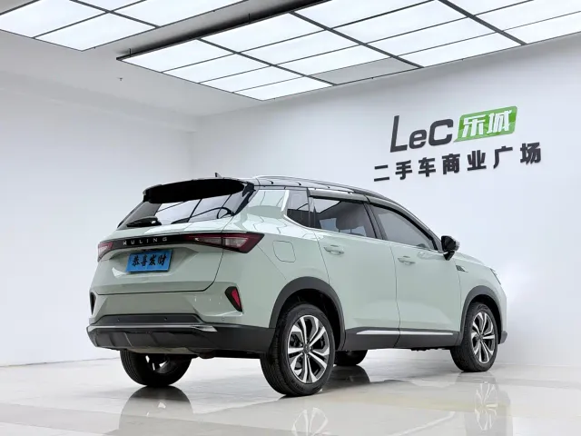 Wuling Asta — Фото автомобиля 12