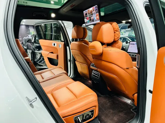 Li Auto L7 — Фото автомобиля 16