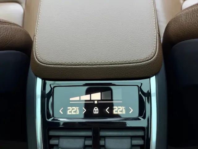 Volvo XC90 — Фото автомобиля 22