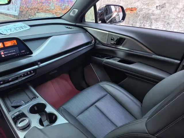Cadillac XT5 — Фото автомобиля 12