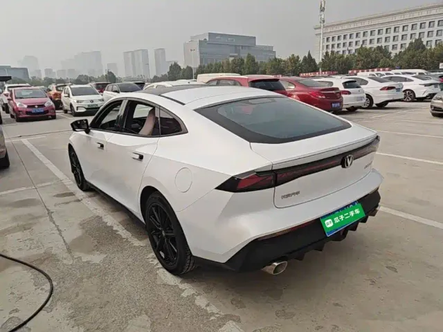 Changan UNI-V — Фото автомобиля 4