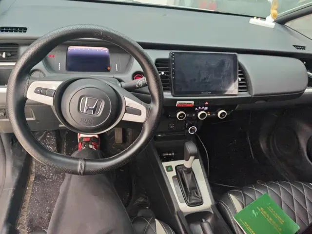 Honda Fit — Фото автомобиля 12