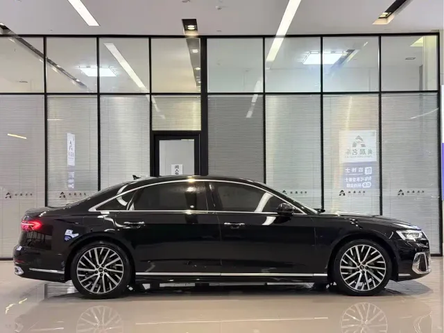 Audi A8 — Фото автомобиля 16