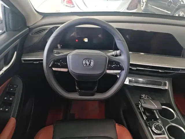 Changan Eado — Фото автомобиля 10