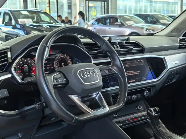 Audi Q3 — Фото автомобиля 9